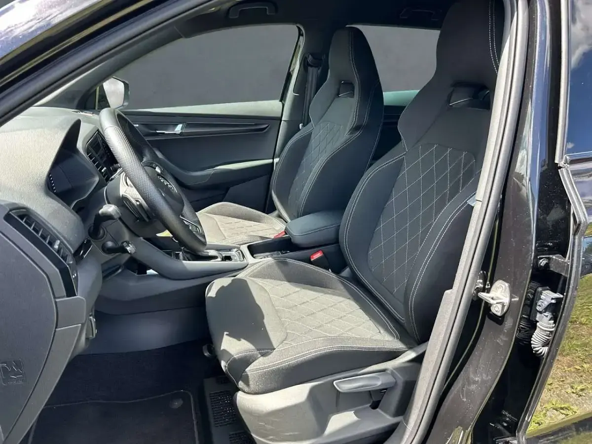 Gebraucht Skoda Karoq SportLine 150 PS (110 kW) 2024 Schwarzmagic perleffekt SUV