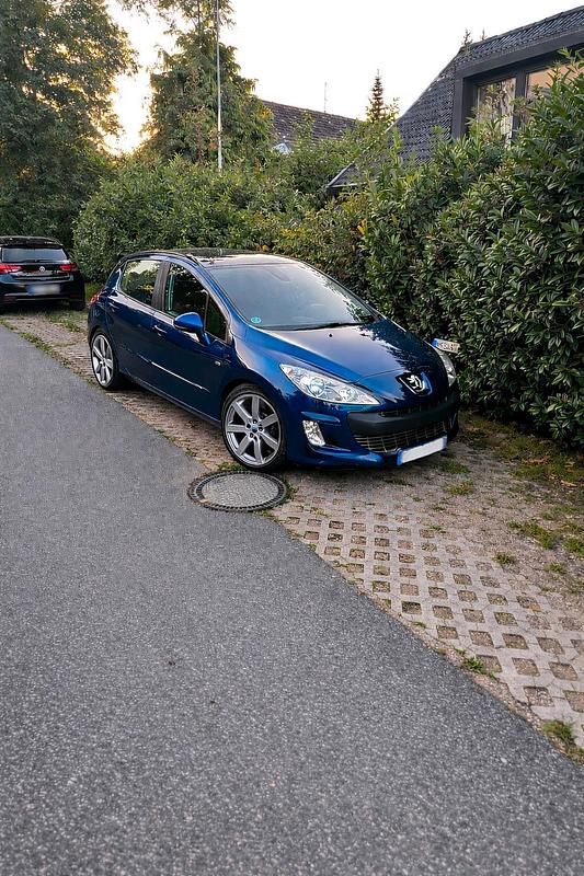 Gebraucht Peugeot 308 120 PS (88 kW) 2008 Blau Kleinwagen