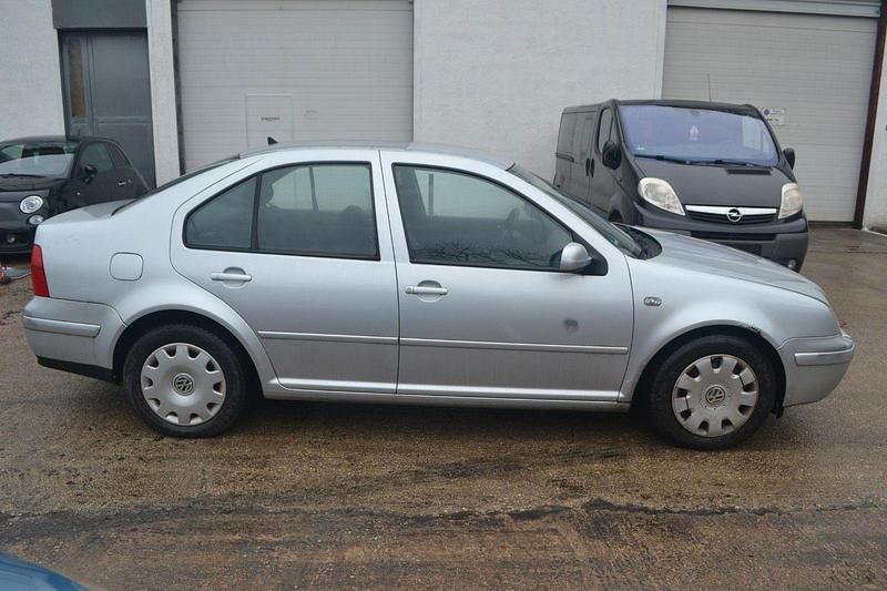 Gebraucht VW Bora Highline 102 PS (75 kW) 2000 Silber Limousine