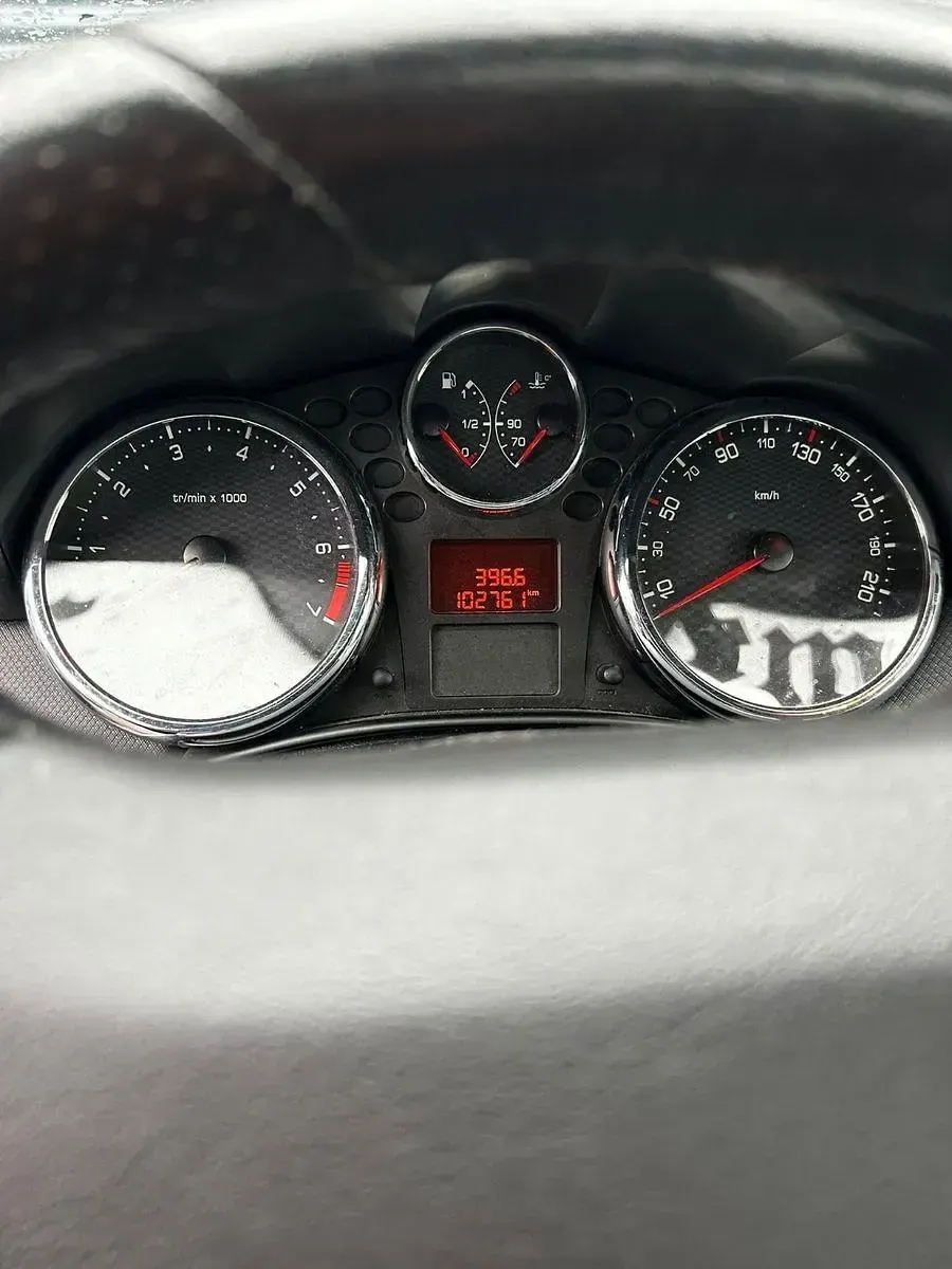 Gebraucht Peugeot 207 CC 120 PS (88 kW) 2012 Weiß Cabrio