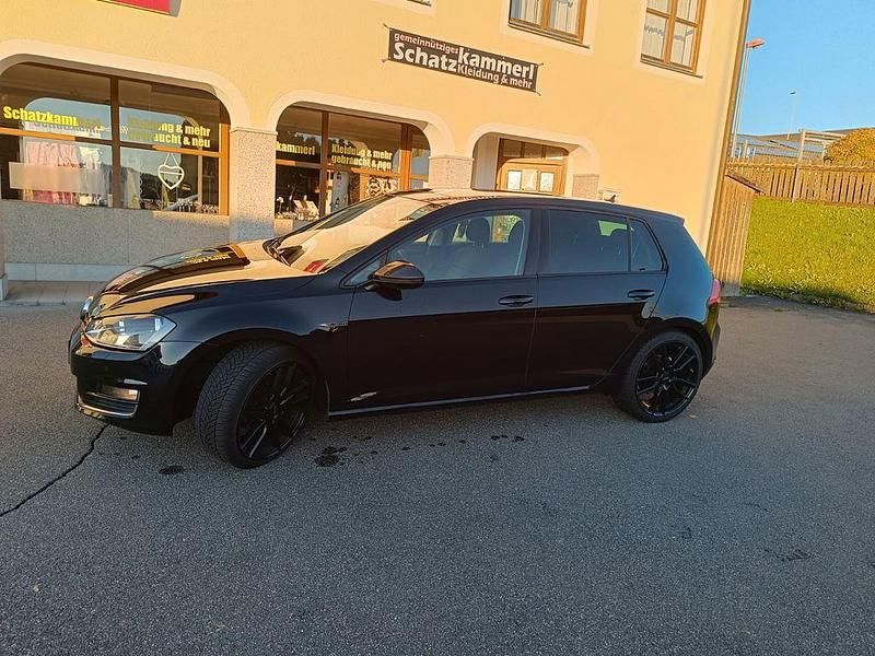 Schwarz Gebraucht 2015 VW Golf VII Allstar Limousine | 10.800 € (Fairer Preis) - Bild 1/4