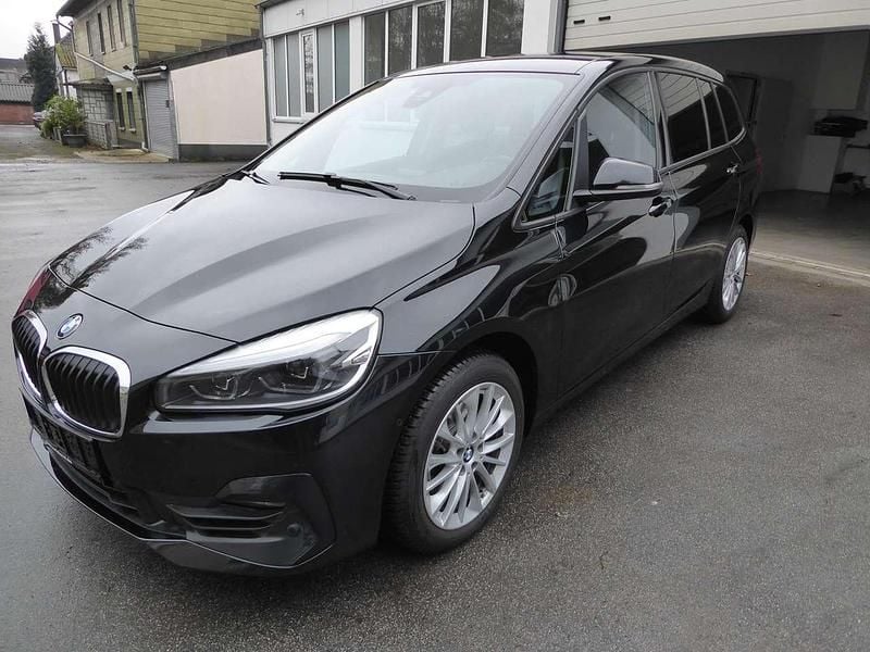 Black sapphire metallic Gebraucht 2021 BMW 218 Advantage Van / Kleinbus | 20.190 € (Guter Preis) - Bild 1/4