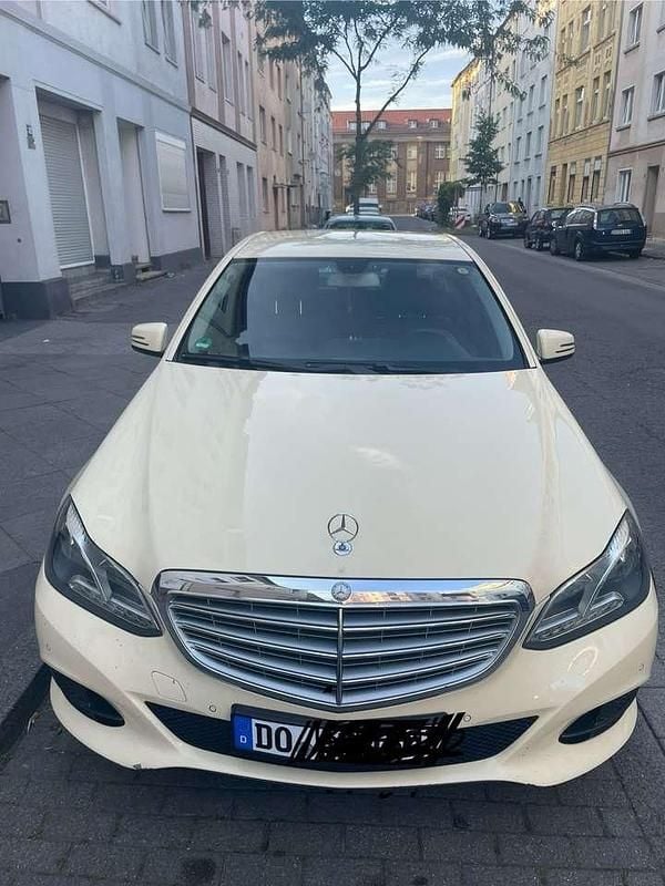 Gebraucht 2016 Mercedes E200 Limousine | 5.900 € (Fairer Preis) - Bild 1/4
