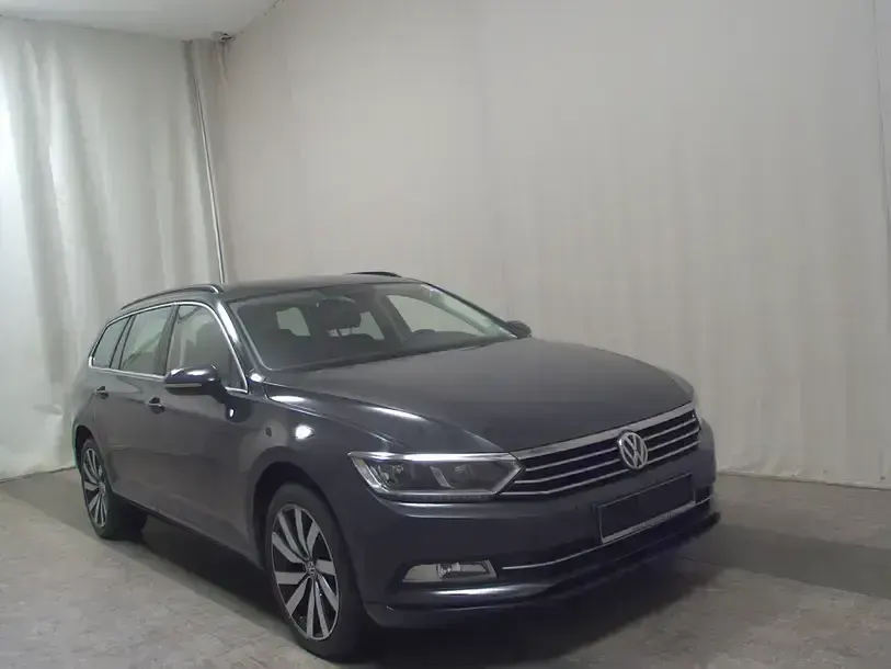 Gebraucht VW Passat Comfortline 150 PS (110 kW) 2019 Grau Kombi