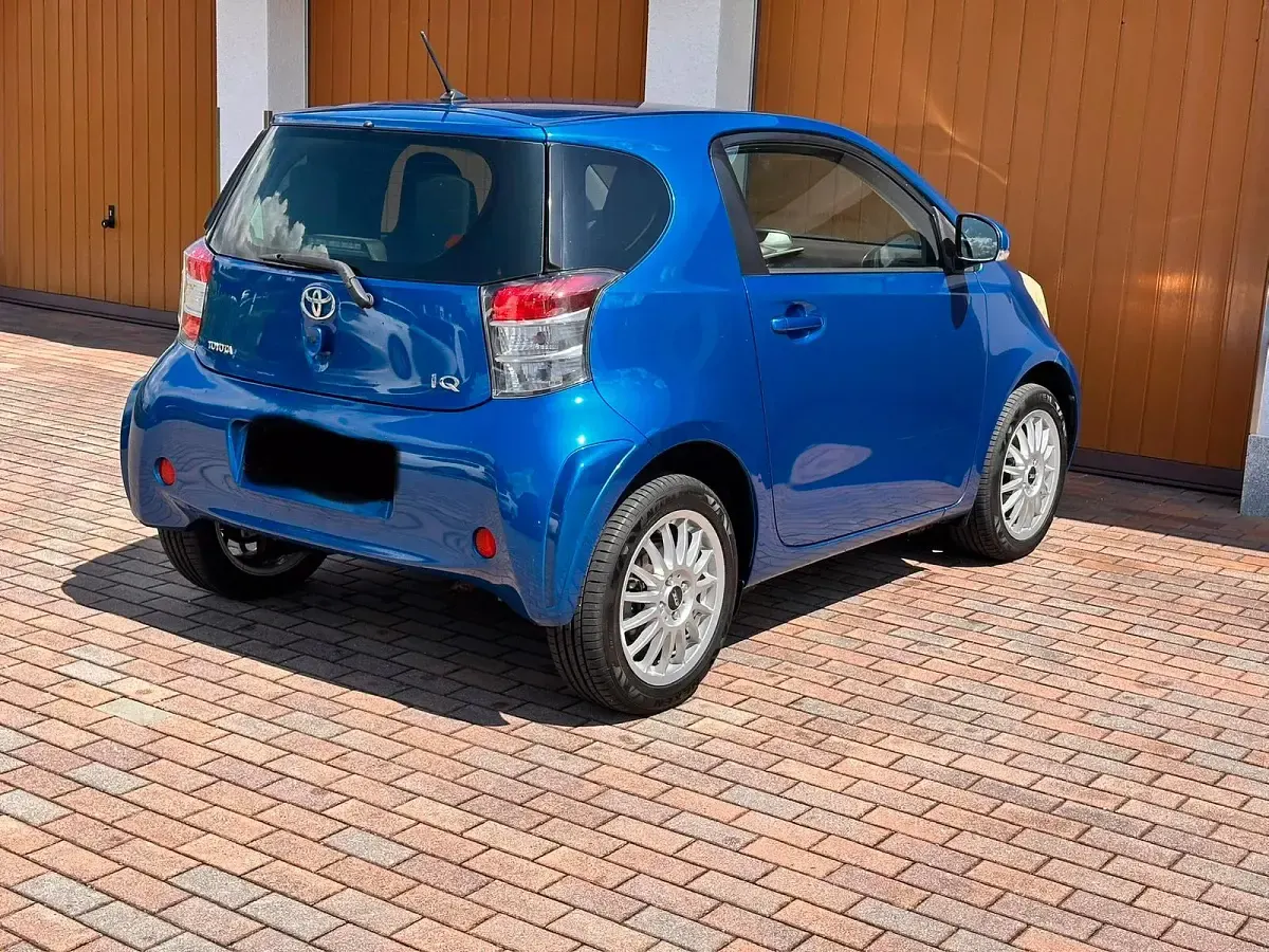 Gebraucht Toyota iQ 70 PS (51 kW) 2010 Blau Kleinwagen