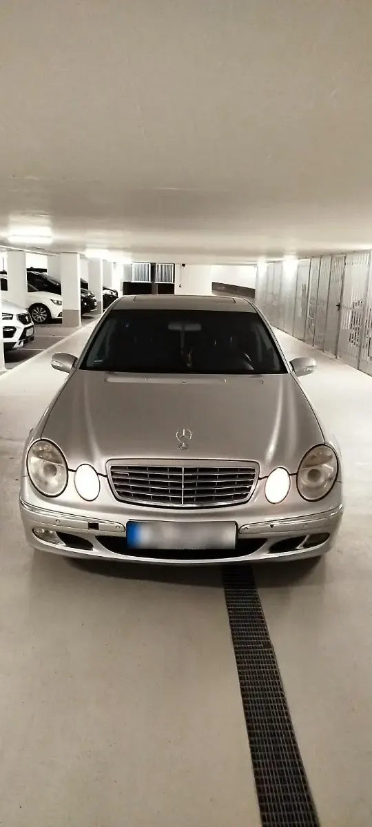 Gebraucht Mercedes E240 177 PS (130 kW) 2003 Silber Limousine