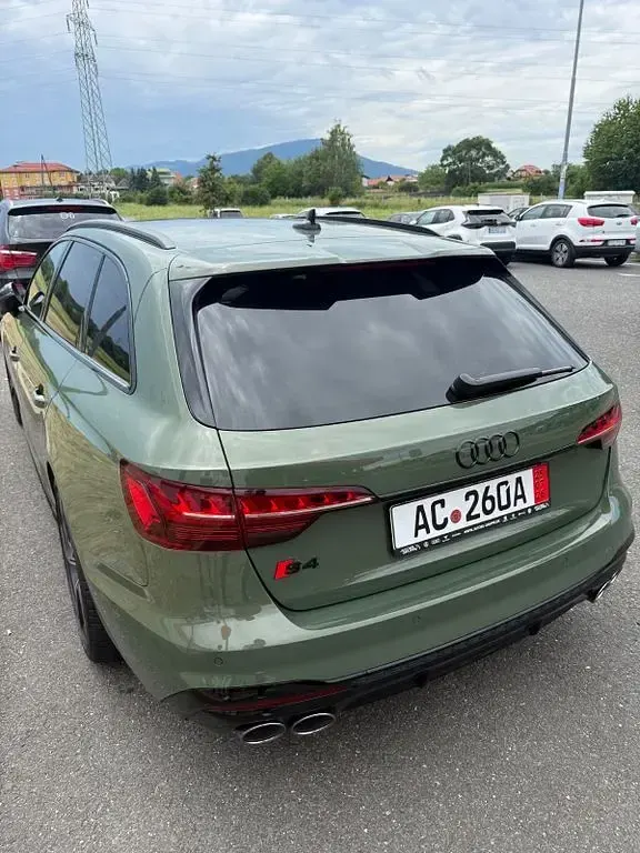 Gebraucht Audi S4 Competition 341 PS (250 kW) 2023 Grün Limousine