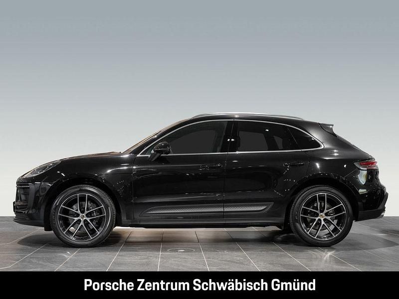 Gebraucht Porsche Macan 265 PS (194 kW) 2024 Tiefschwarzmetallic SUV