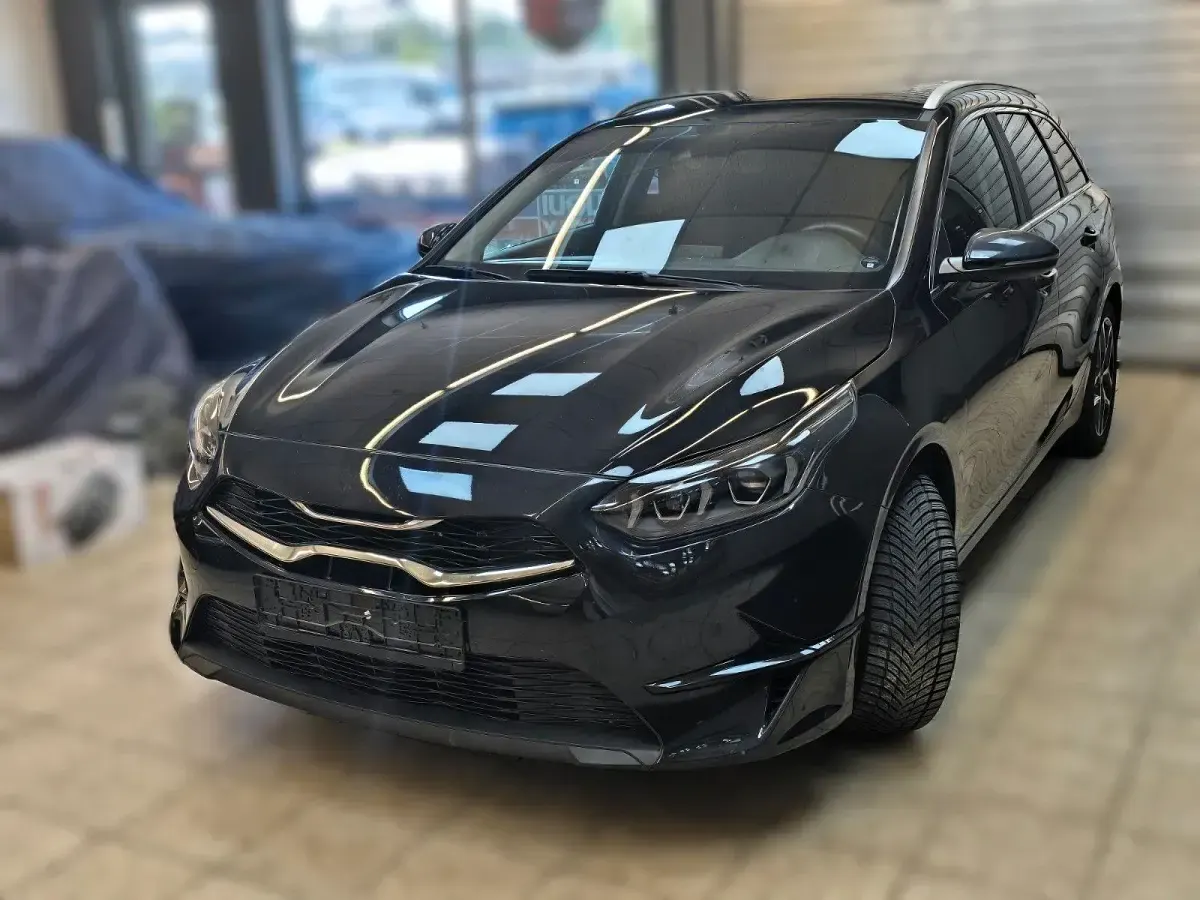 Gebraucht Kia Ceed Sportswagon 160 PS (117 kW) 2024 Schwarz Kombi