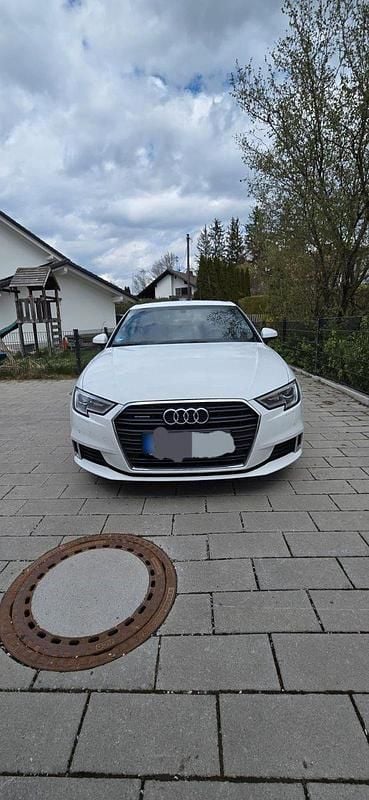 Second-hand Audi A3 Design 190 CP (139 kW) 2019 Alb Berlinǎ