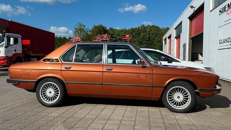 Gebraucht BMW 518 Performance 90 PS (66 kW) 1978 Gold Limousine