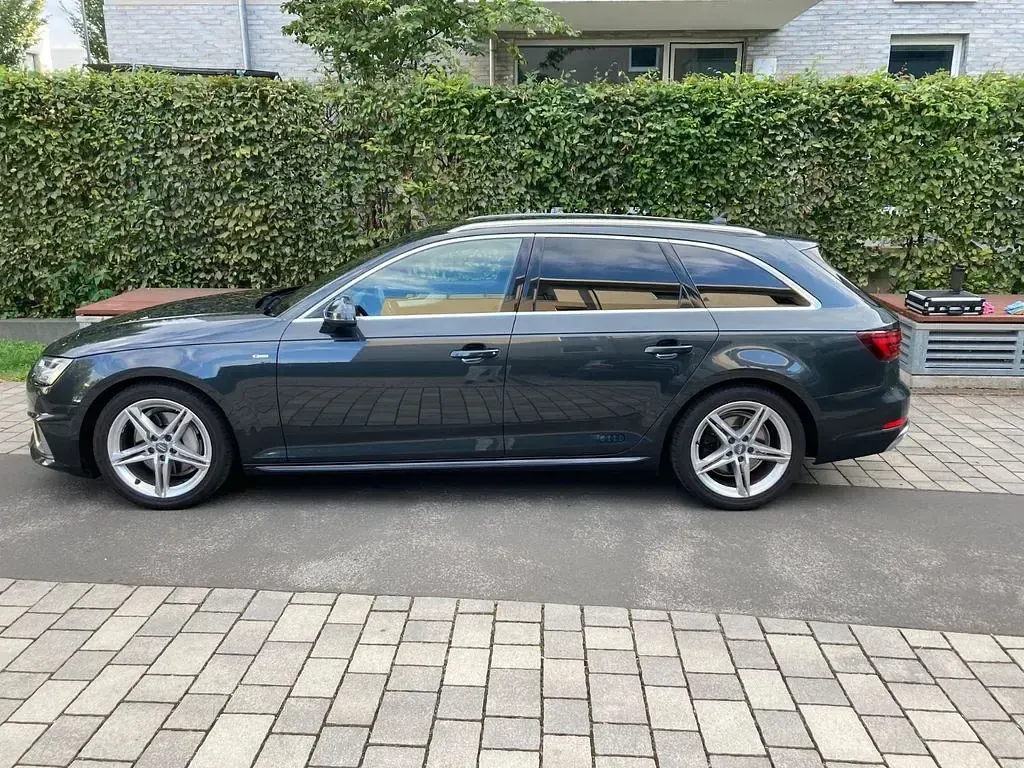 Gebraucht Audi A4 S-Line 190 PS (139 kW) 2019 Grau Kombi