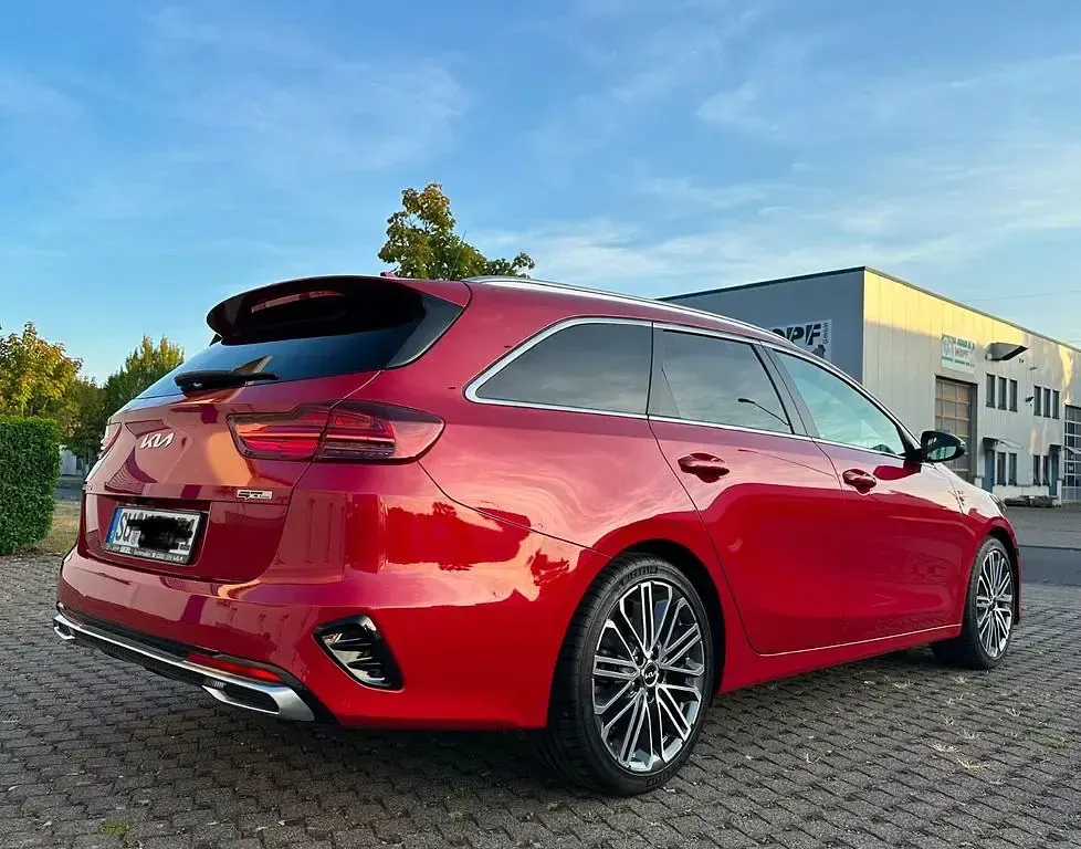 Gebraucht Kia Ceed Sportswagon GT-Line 140 PS (102 kW) 2025 Rot Kombi