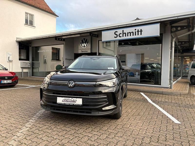 Schwarz Neu 2025 VW Tiguan SUV | 39.890 € (Superpreis) - Bild 1/4