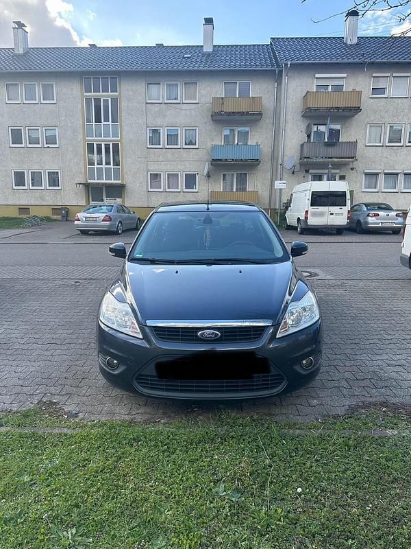Gebraucht Ford Focus 106 PS (77 kW) 2011 Kombi