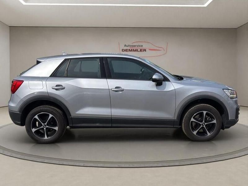 Gebraucht Audi Q2 Comfort 150 PS (110 kW) 2017 Florettsilber metallic SUV