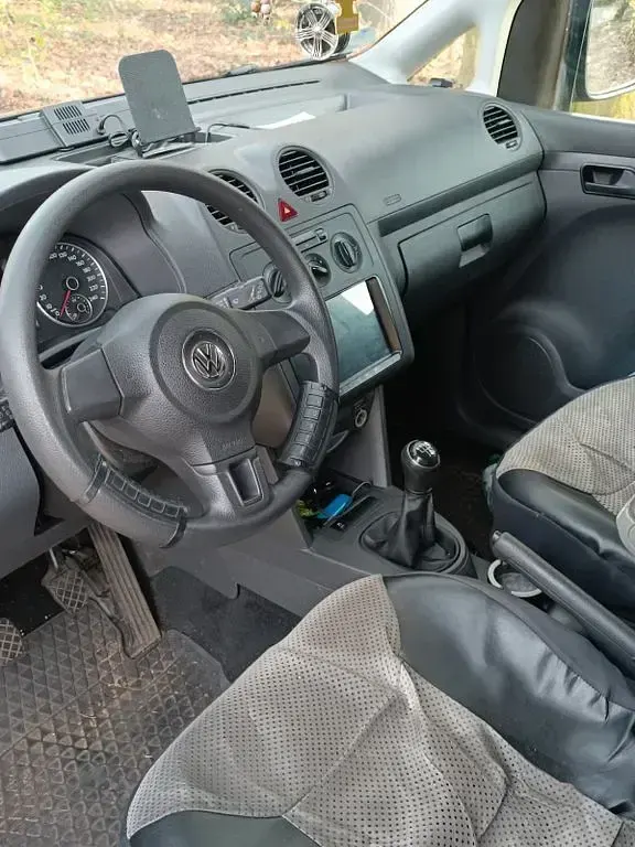 Używany VW Caddy Trendline 102 KM (75 kW) 2015 Niebieski Minivan