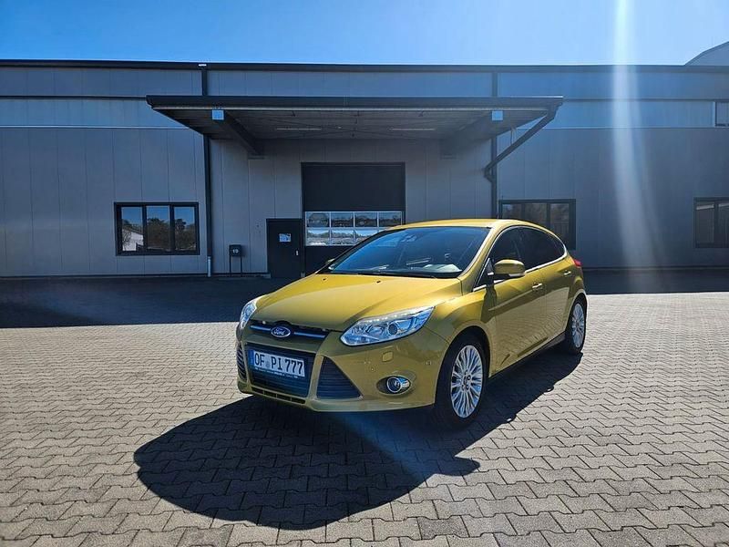 Gebraucht Ford Focus Titanium 150 PS (110 kW) 2011 Gelb Limousine