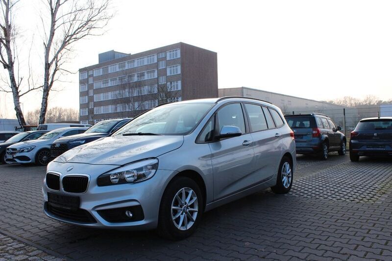 Silber Gebraucht 2016 BMW 216 Gran Tourer Advantage Van / Kleinbus | 12.700 € (Superpreis) - Bild 1/4