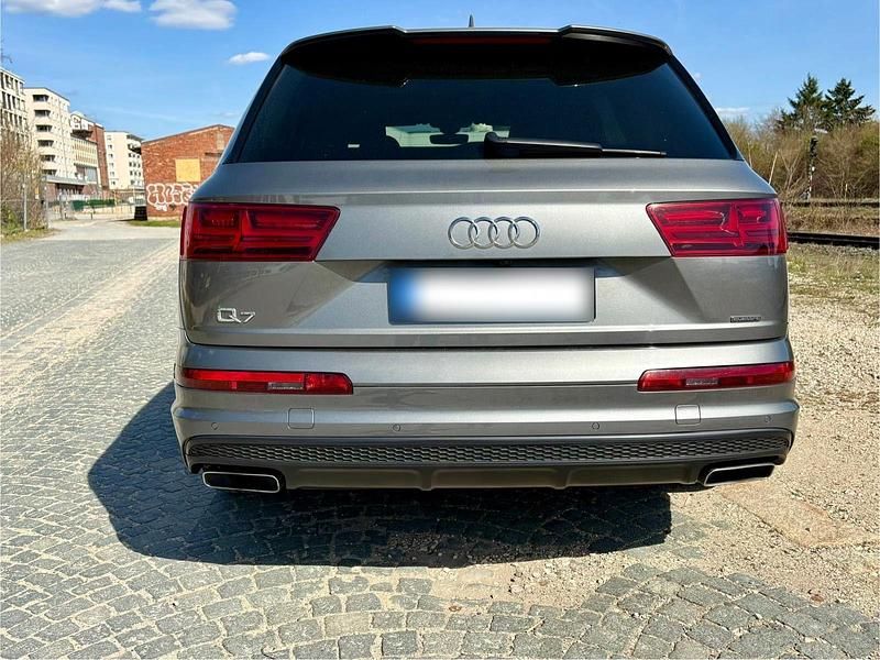 Gebraucht Audi Q7 Ambiente 272 PS (200 kW) 2016 Grau SUV