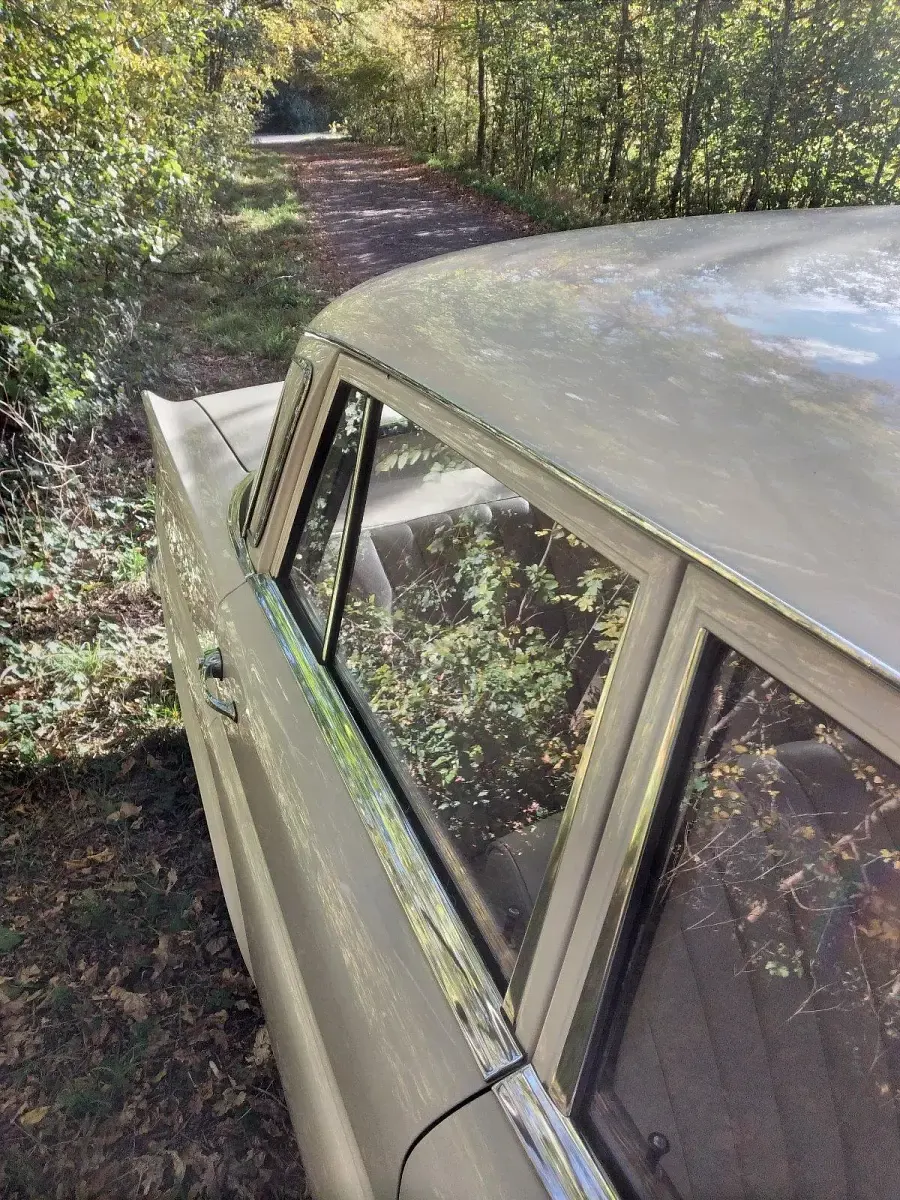 Gebraucht Mercedes 200 55 PS (40 kW) 1966 Limousine