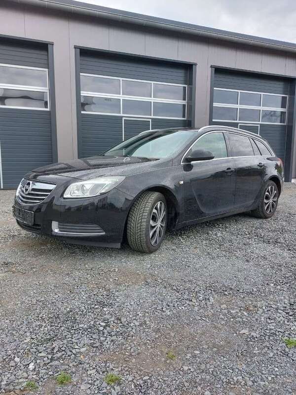 Saphirschwarz mineraleffekt Gebraucht 2009 Opel Insignia Edition Kombi | 2.490 € (Guter Preis) - Bild 1/4