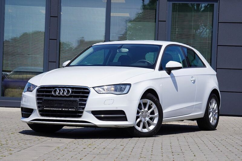 Gletscherweiß metallic Gebraucht 2014 Audi A3 Attraction Limousine | 10.800 € (Fairer Preis) - Bild 1/4