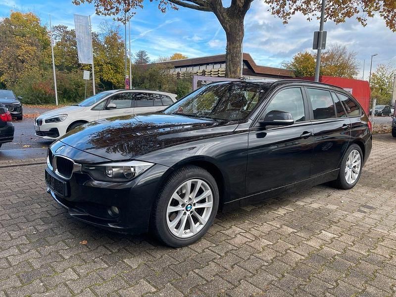 Saphirschwarz Gebraucht 2014 BMW 320 Comfort Edition Kombi | 10.700 € (Guter Preis) - Bild 1/4