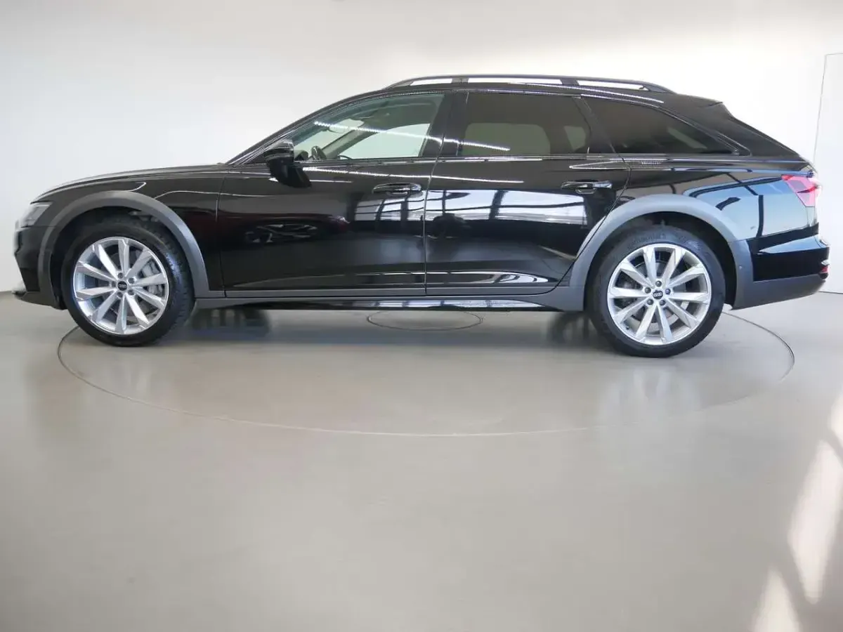 Gebraucht Audi A6 Allroad Ambiente 344 PS (253 kW) 2021 Mythosschwarz metallic Kombi