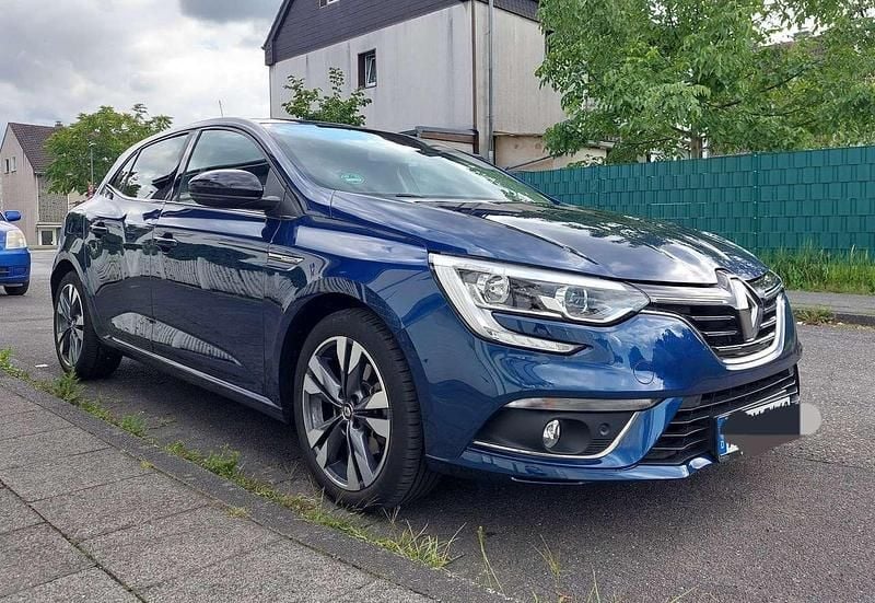 Blau Gebraucht 2020 Renault Mégane IV Limousine | 15.490 € (Superpreis) - Bild 1/4