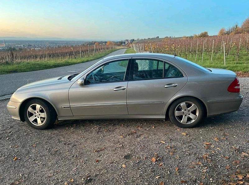 Gebraucht Mercedes E200 163 PS (119 kW) 2005 Grau Limousine