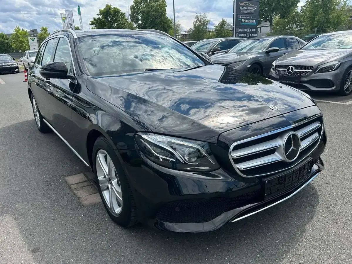 Gebraucht Mercedes E200 Avantgarde 184 PS (135 kW) 2017 Obsidian Kombi