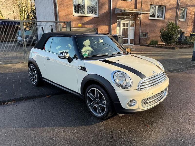 Weiß Gebraucht 2013 Mini Cooper Cabriolet Cabrio | 8.780 € (Fairer Preis) - Bild 1/4