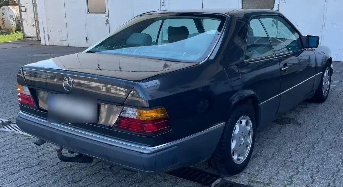 Gebraucht Mercedes E230 136 PS (100 kW) 1990 Schwarz Coupé