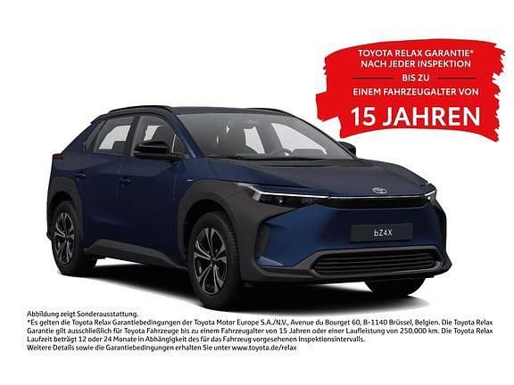 Regentblau metallic / dach schwarz Gebraucht 2024 Toyota bZ4X Lounge+ SUV | 44.490 € - Bild 1/4