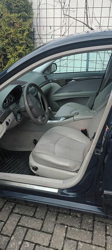 Gebraucht Mercedes E270 175 PS (128 kW) 2002 Blau Limousine