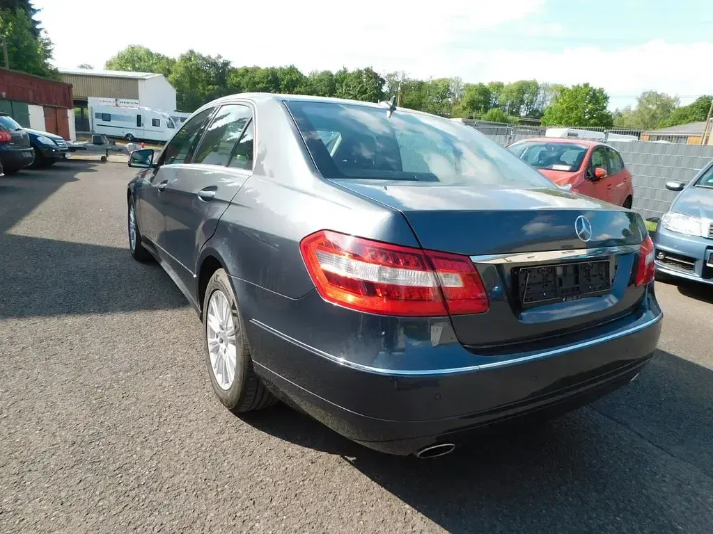 Gebraucht Mercedes E350 292 PS (214 kW) 2009 Grau Limousine