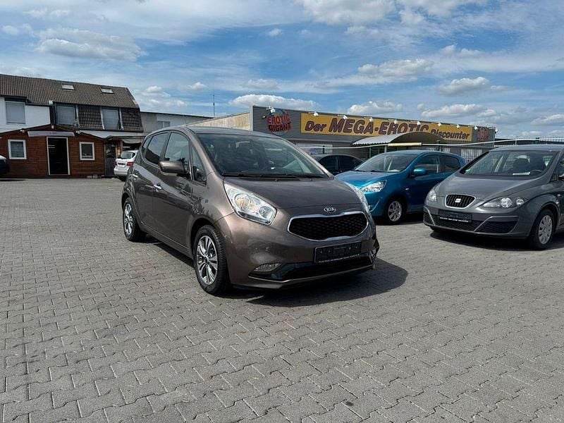 Braun Gebraucht 2015 Kia Venga DREAM-TEAM Edition Kleinwagen | 8.350 € (Fairer Preis) - Bild 1/4