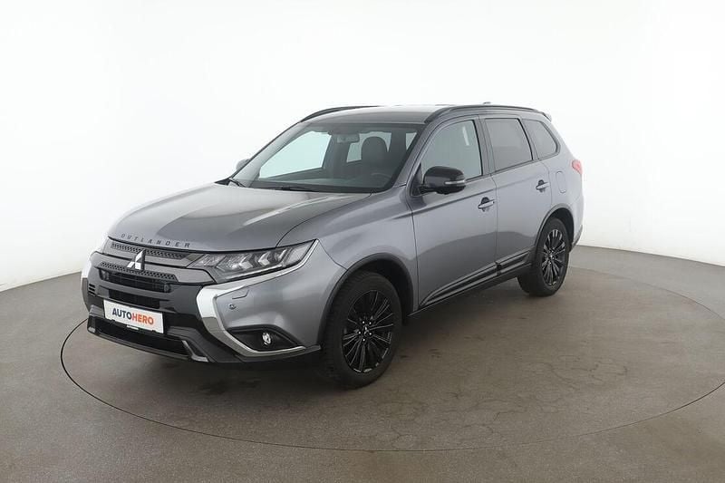 Grau Gebraucht 2020 Mitsubishi Outlander Spirit+ SUV | 21.470 € (Fairer Preis) - Bild 1/3