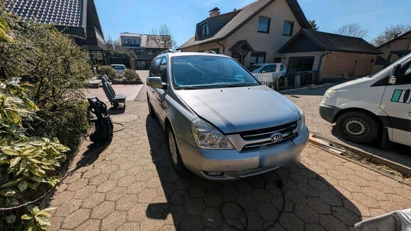 Silber Gebraucht 2007 Kia Carnival EX Van / Kleinbus | 8.900 € - Bild 1/4