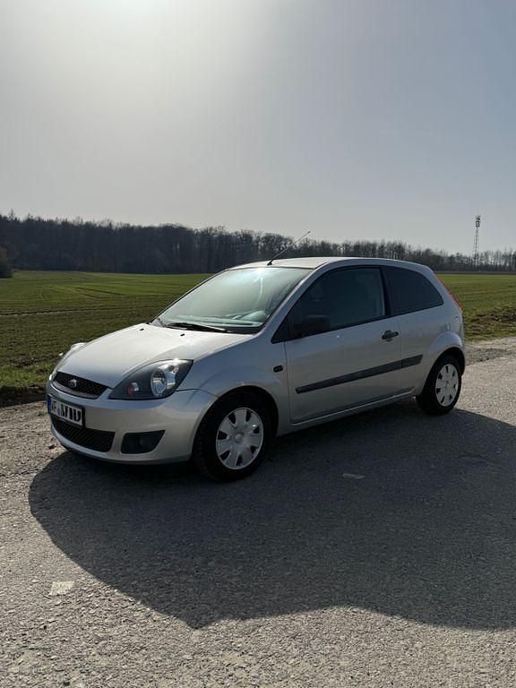Gebraucht Ford Fiesta 69 PS (50 kW) 2007 Grau Kleinwagen