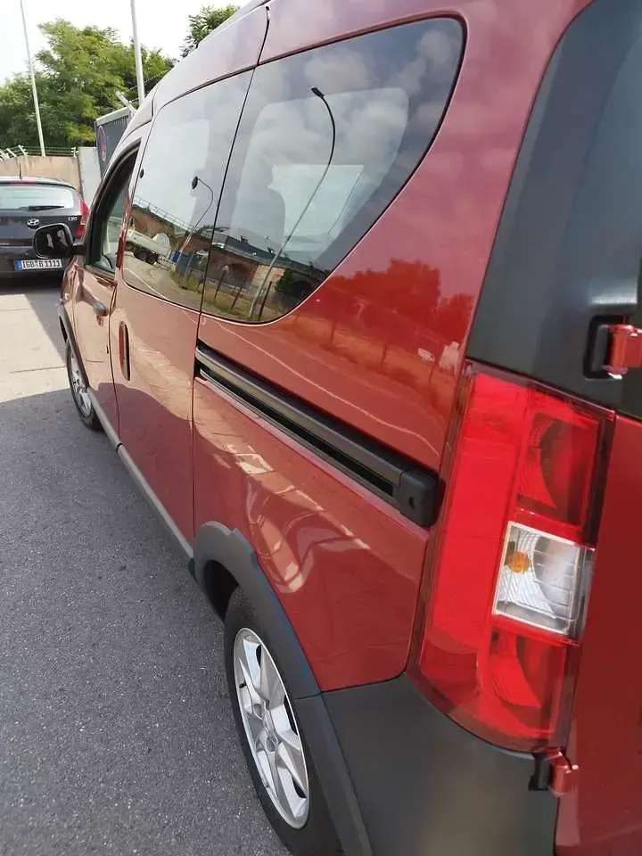 Gebraucht Dacia Dokker Stepway 131 PS (96 kW) 2021 Rot Van / Kleinbus