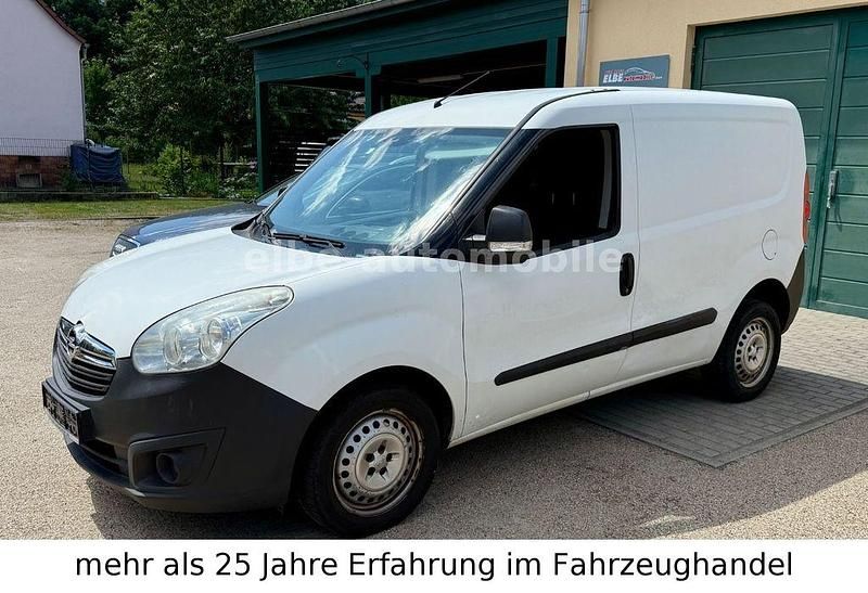 Weiß Gebraucht 2015 Opel Combo Van / Kleinbus | 4.990 € (Superpreis) - Bild 1/4