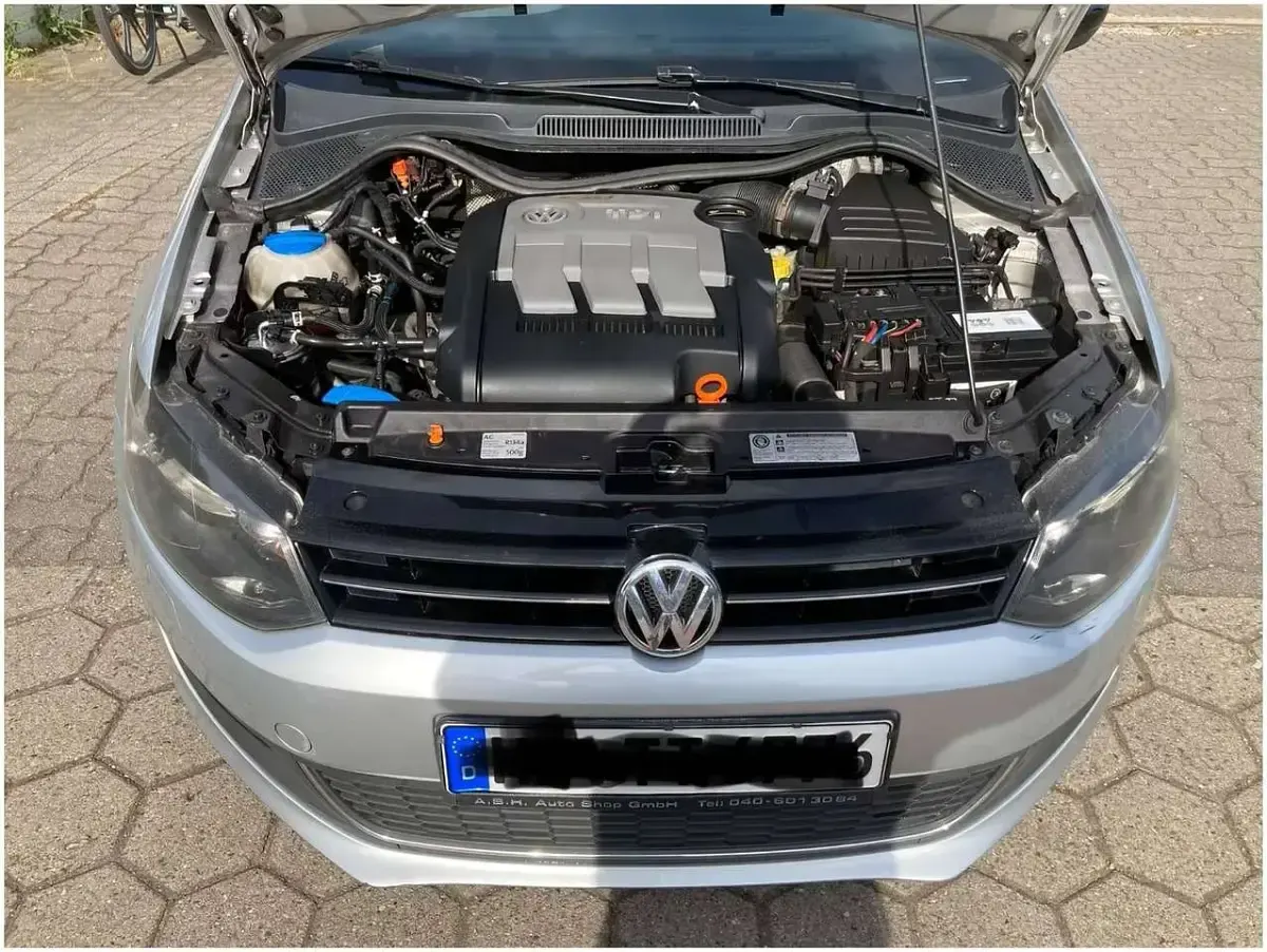 Gebraucht VW Polo Style 75 PS (55 kW) 2011 Silber Kleinwagen