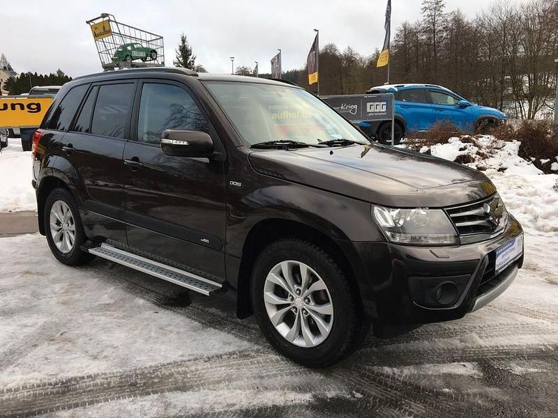 Braun Gebraucht 2014 Suzuki Vitara Comfort SUV | 8.690 € (Teuer) - Bild 1/4