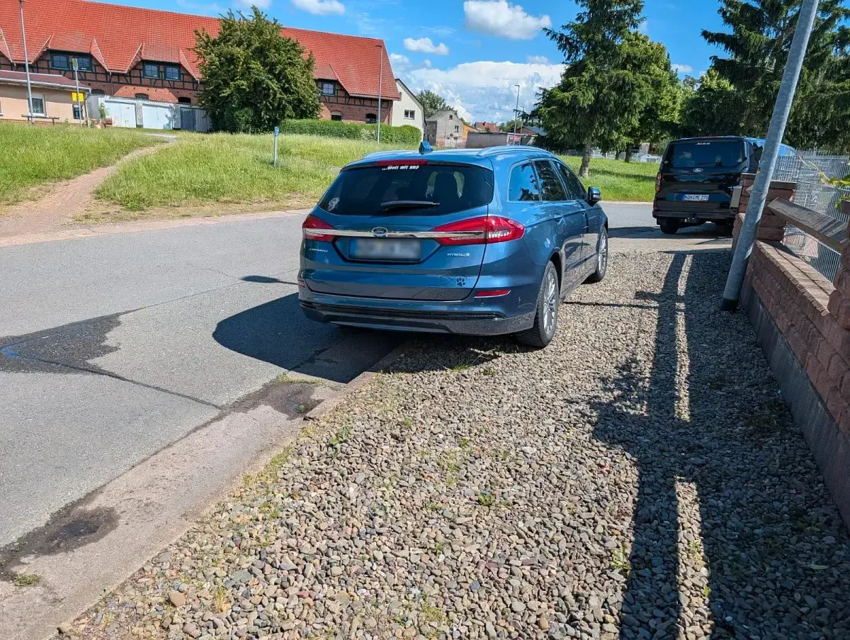 Gebraucht Ford Mondeo Titanium 188 PS (138 kW) 2022 Blau Kombi