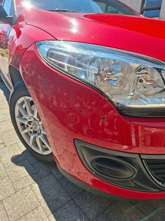 Second-hand Renault Mégane Authentique 101 CP (74 kW) 2013 Roșu Berlinǎ