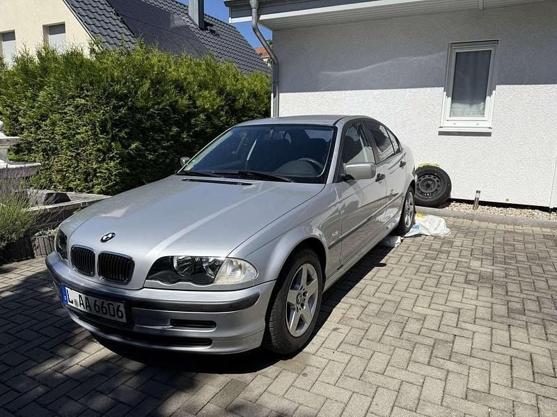 Gebraucht 1999 BMW 318 Limousine | 5.000 € (Teuer) - Bild 1/4