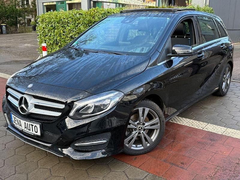 Usata Mercedes B200 Urban 156 CV (114 kW) 2018 Nero Monovolume