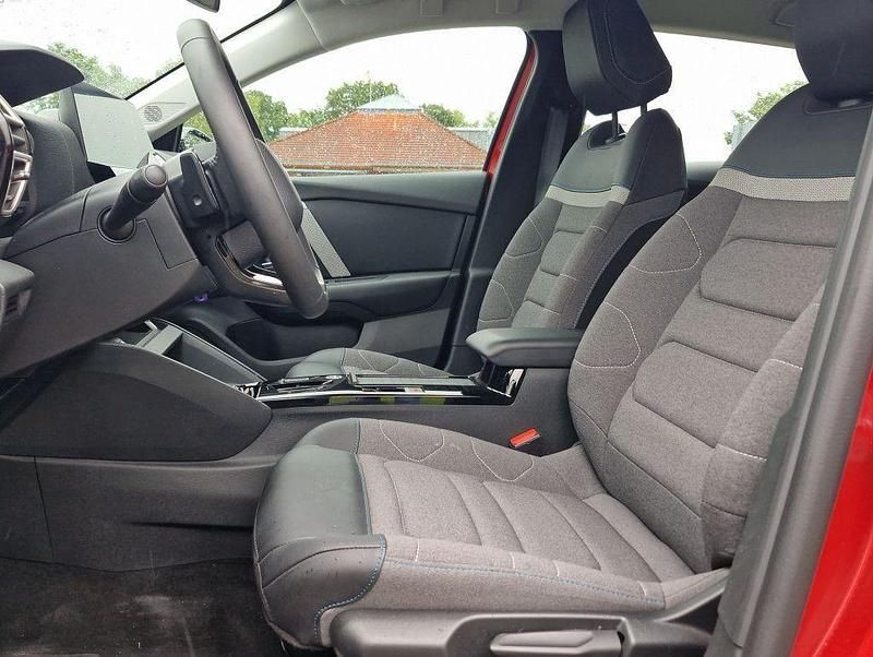 Gebraucht Citroën C4 PureTech 131 PS (96 kW) 2024 Rot metallic SUV